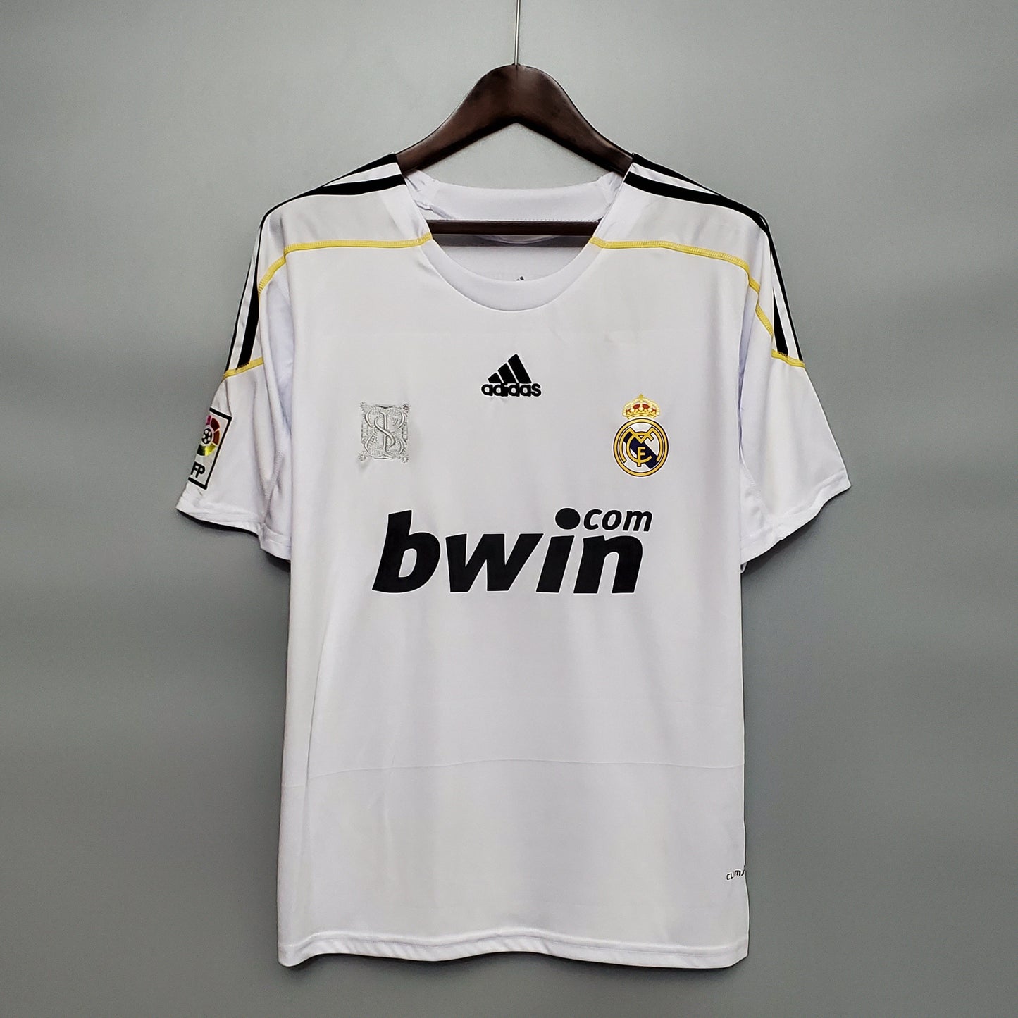 09/10 Real Madrid Home Retro Jersey