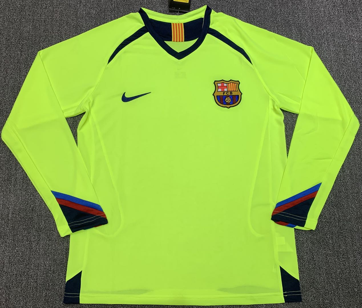2005-06 Barcelona Away Long Sleeve Retro Jersey