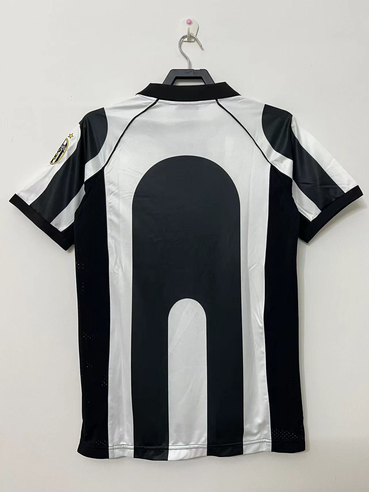 97/99 Juventus Home Retro Jersey
