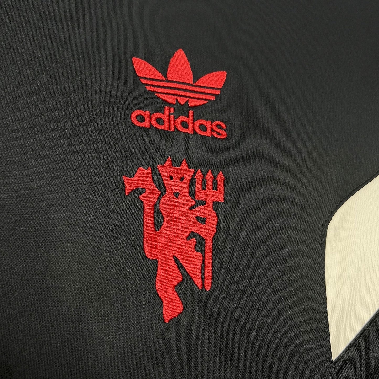 24-25 Manchester United Originals Tee Black Jersey