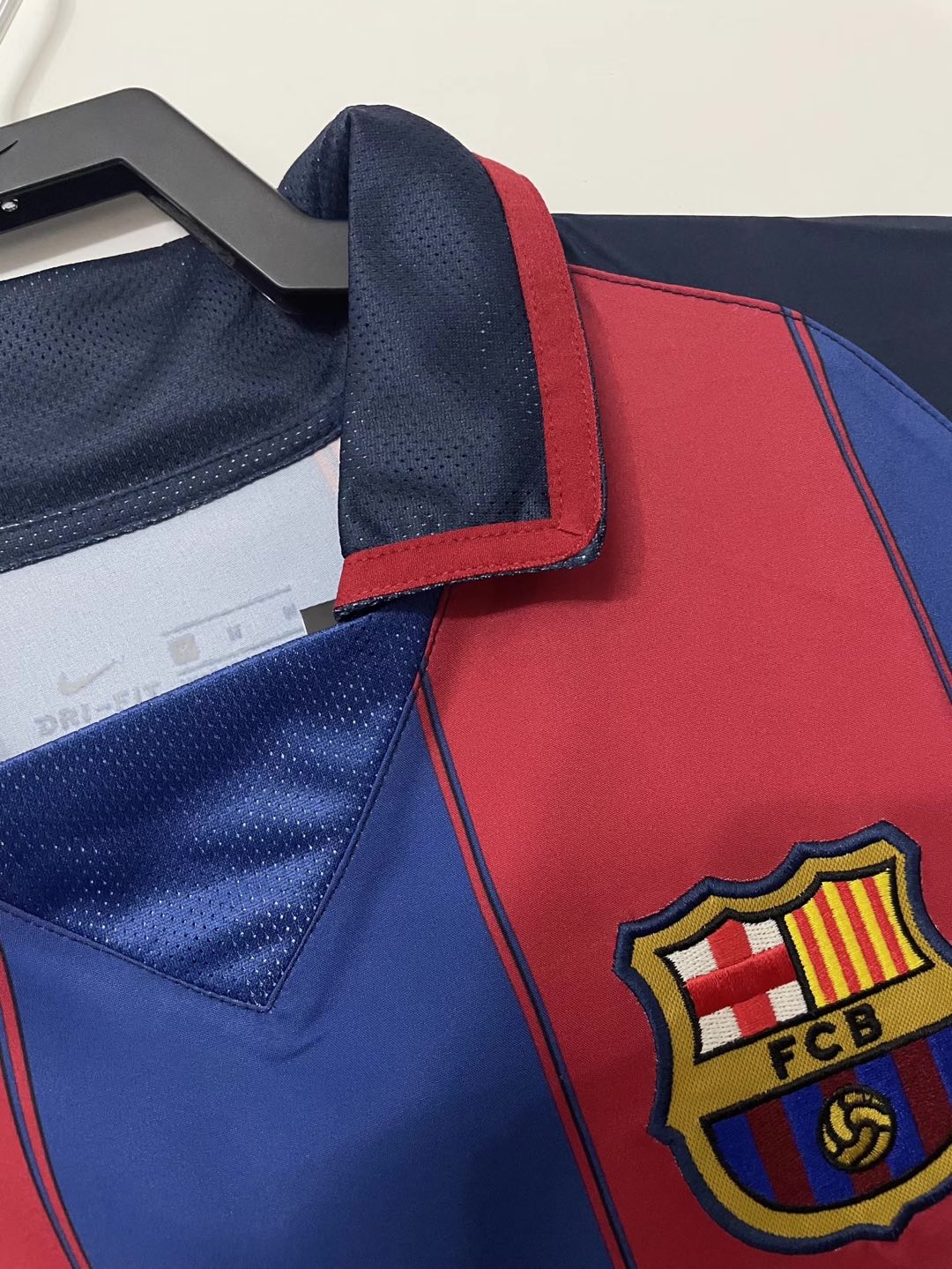 03/04 Barcelona home Retro Jersey