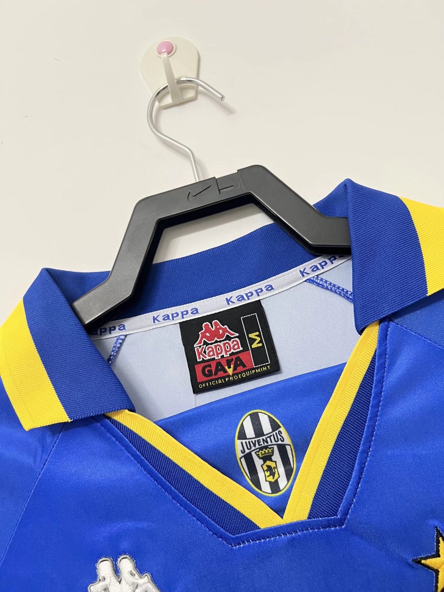 95/96 Juventus Away Retro Jersey